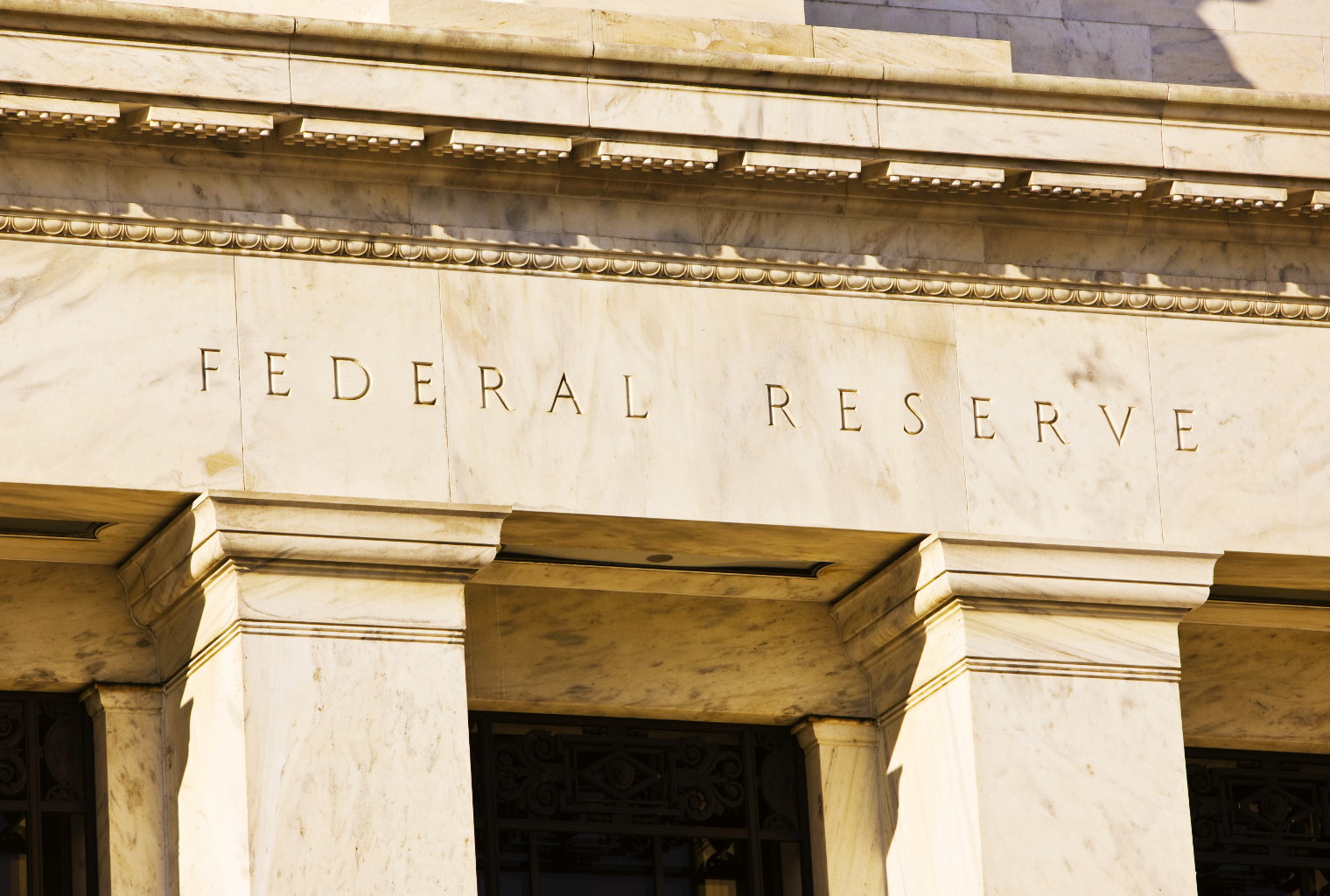  La investigación de la Fed considera una herramienta de política efectiva de tasas de interés negativas 