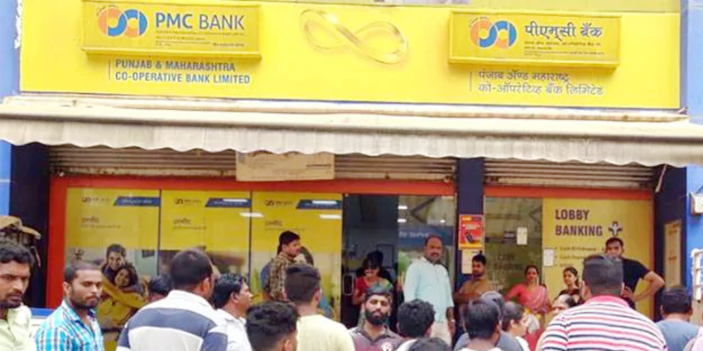 Bank Crisis Spreads in India - Deaths, Strike, Supreme Court Denial La crisis bancaria se propaga en India - Muertes, huelga, negación de la Corte Suprema "ancho =" 1000 " height = "500" srcset = "https://blackswanfinances.com/wp-content/uploads/2019/10/pmc-bank-2.png 1000w, https://news.bitcoin.com/wp-content /uploads/2019/10/pmc-bank-2-300x150.png 300w, https://news.bitcoin.com/wp-content/uploads/2019/10/pmc-bank-2-768x384.png 768w, https : //news.bitcoin.com/wp-content/uploads/2019/10/pmc-bank-2-696x348.png 696w, https://news.bitcoin.com/wp-content/uploads/2019/10/ pmc-bank-2-840x420.png 840w "tamaños =" (ancho máximo: 1000px) 100vw, 1000px