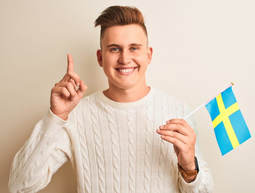 Sweden's 'Lagom' Response to Coronavirus: No Masks, Keep The Economy Going With a La respuesta sueca 'Lagom' al coronavirus: sin máscaras, mantenga la economía funcionando con