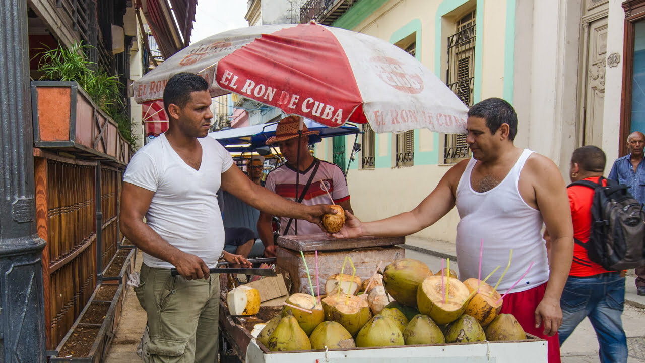  La escasez de alimentos y efectivo empuja a los cubanos hacia las criptomonedas sin permiso 